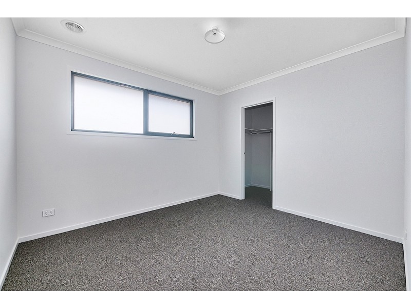 6 Spearwood Rise, Cranbourne West VIC 3977