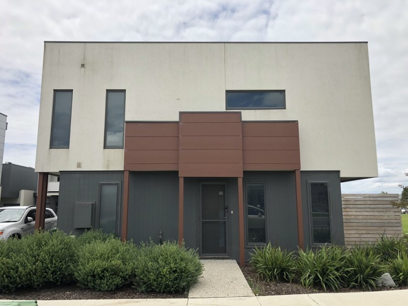 17 Queenie Way, Cranbourne West VIC 3977