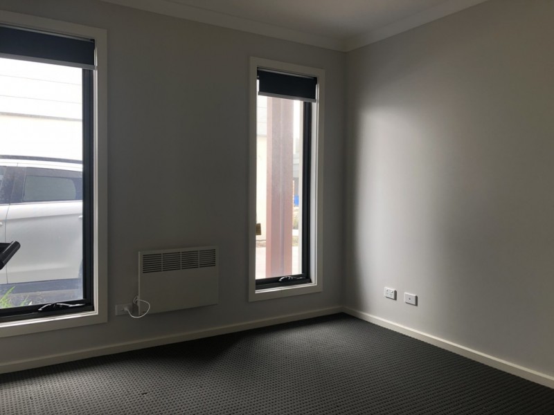 17 Queenie Way, Cranbourne West VIC 3977