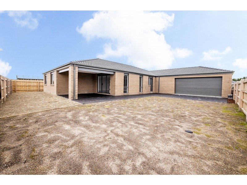 35 Alexandra Avenue, Koo Wee Rup VIC 3981
