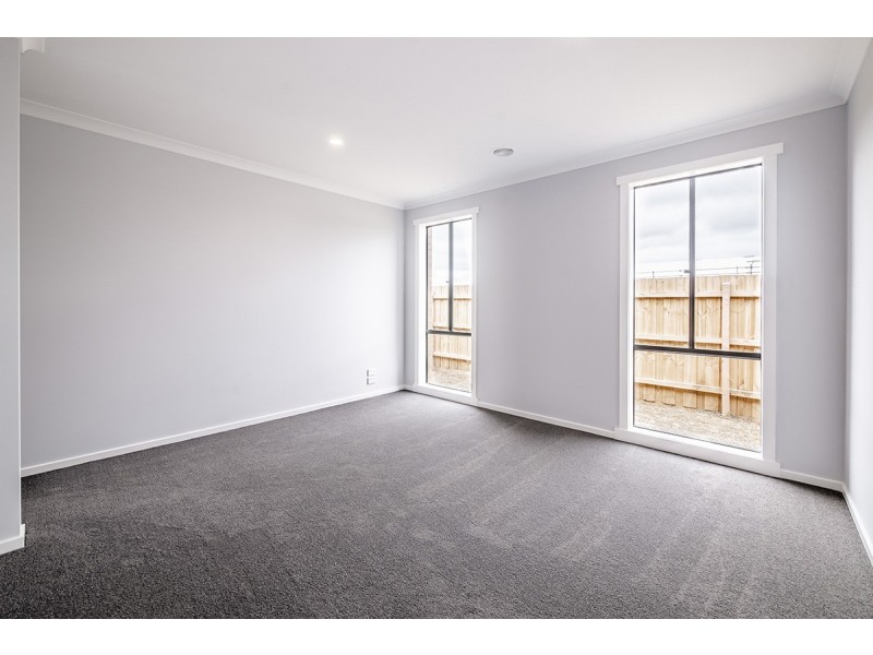 35 Alexandra Avenue, Koo Wee Rup VIC 3981