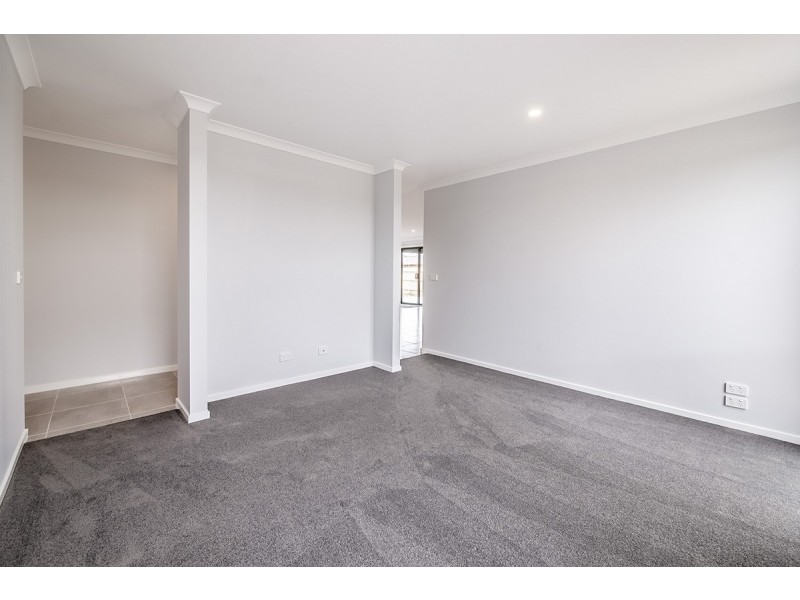 35 Alexandra Avenue, Koo Wee Rup VIC 3981