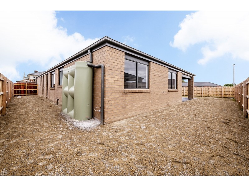 35 Alexandra Avenue, Koo Wee Rup VIC 3981