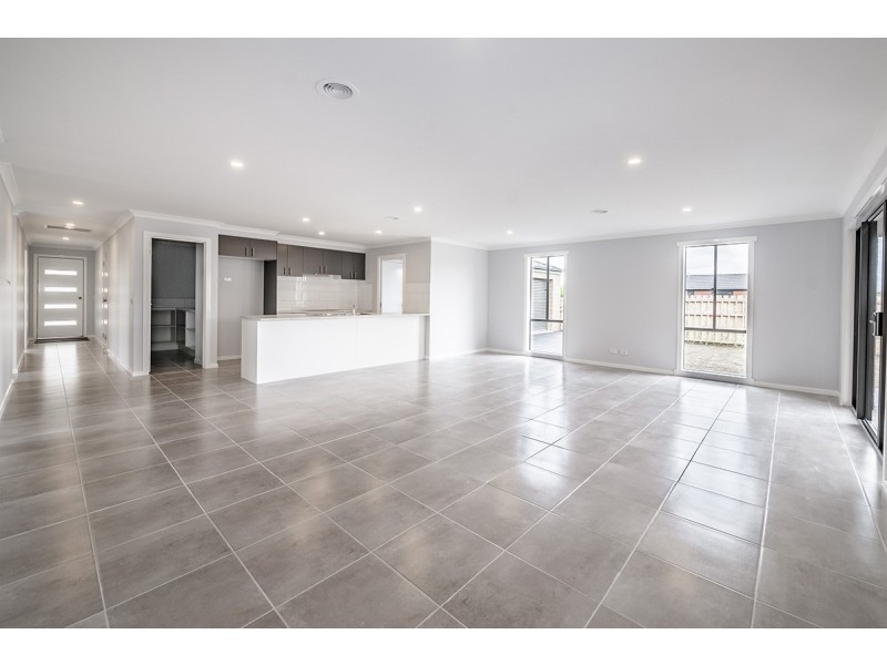 35 Alexandra Avenue, Koo Wee Rup VIC 3981