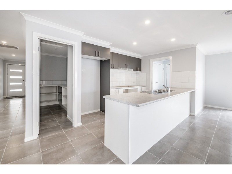 35 Alexandra Avenue, Koo Wee Rup VIC 3981
