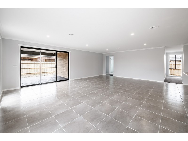 35 Alexandra Avenue, Koo Wee Rup VIC 3981