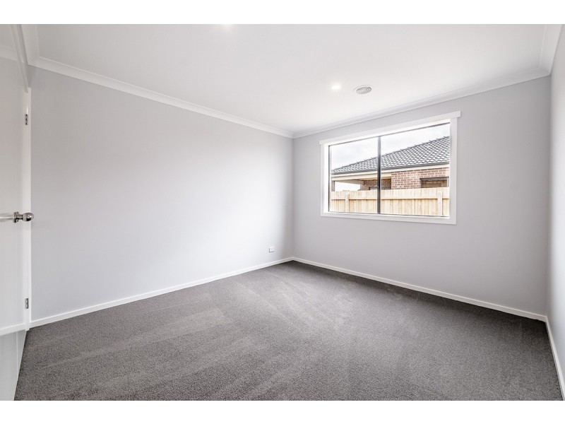 35 Alexandra Avenue, Koo Wee Rup VIC 3981