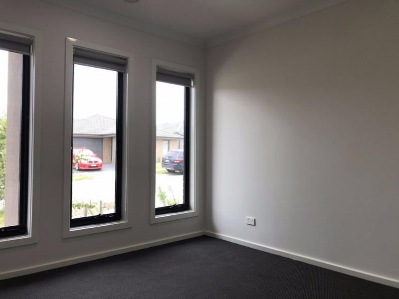 34 Chesney Circuit, Clyde VIC 3978