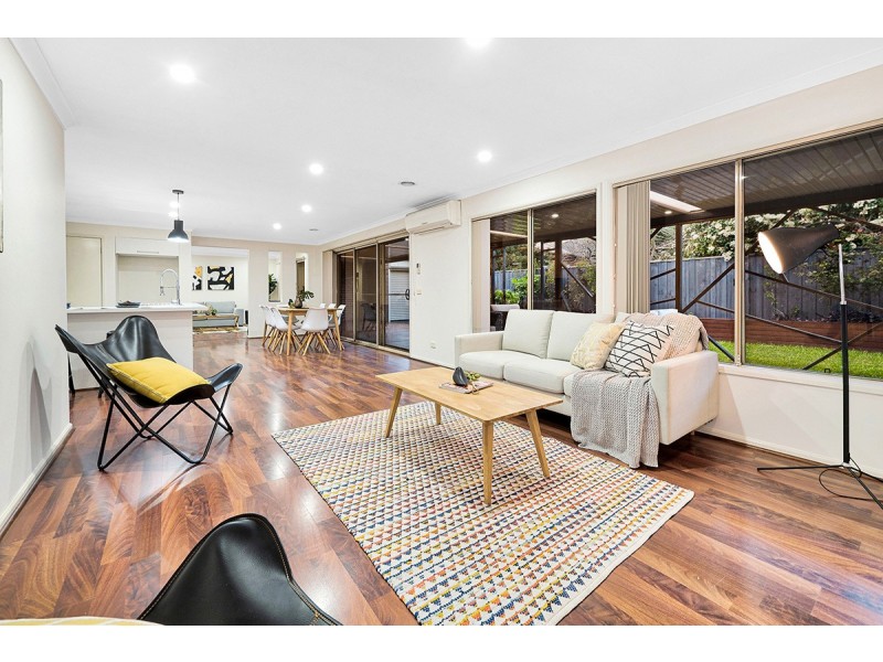 4 Castawellan Street, Lyndhurst VIC 3975