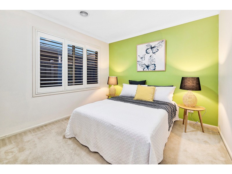 4 Castawellan Street, Lyndhurst VIC 3975