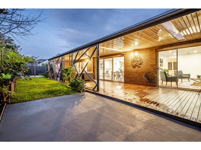 4 Castawellan Street, Lyndhurst VIC 3975