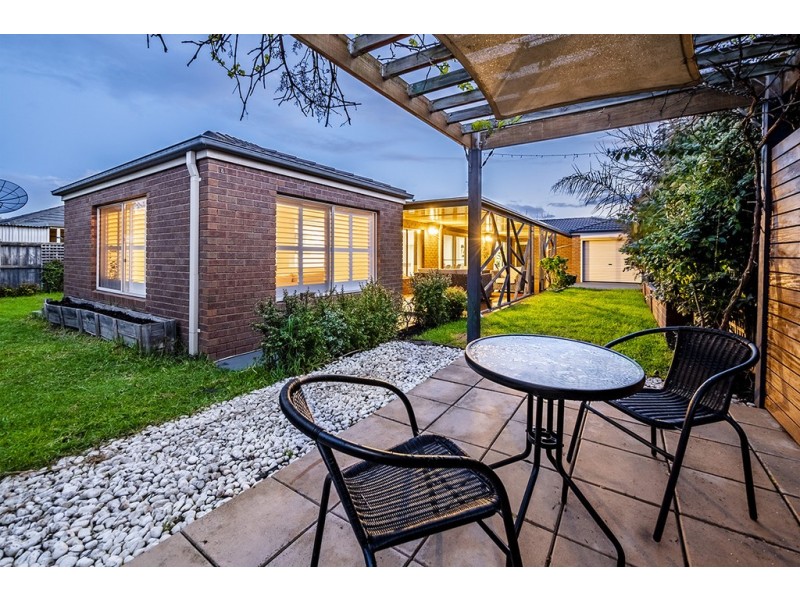 4 Castawellan Street, Lyndhurst VIC 3975