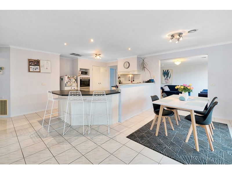 46 Mariner Close, Cranbourne North VIC 3977