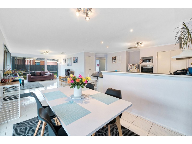 46 Mariner Close, Cranbourne North VIC 3977