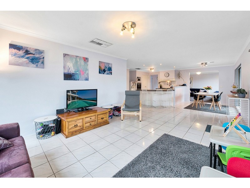 46 Mariner Close, Cranbourne North VIC 3977