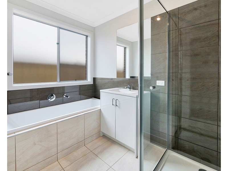 39 Fairweather Parade, Officer VIC 3809