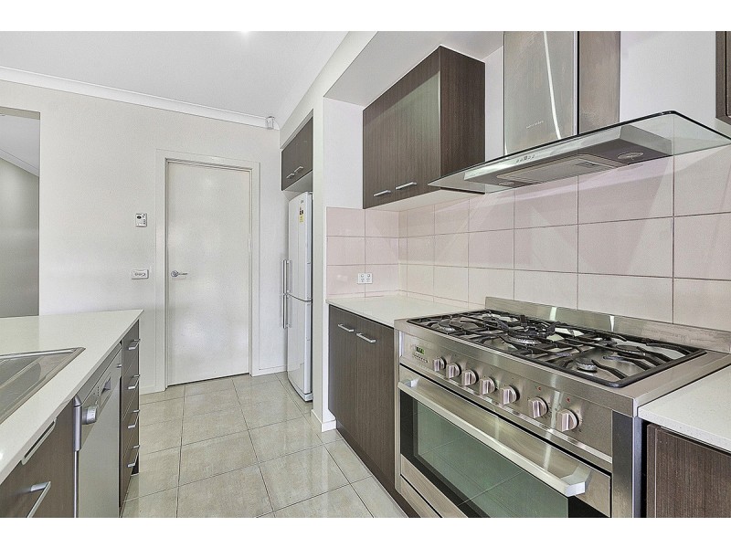 8 Alice Mary Road, Cranbourne West VIC 3977