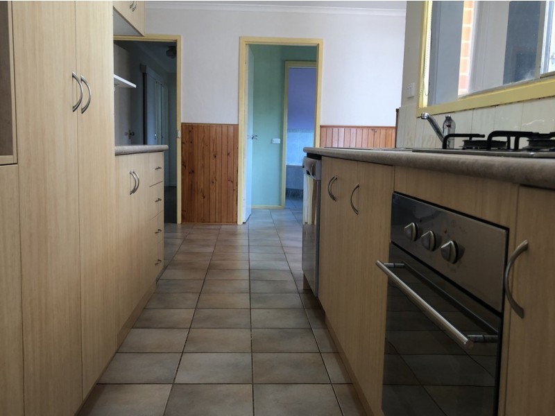 10 Silvan Grove, Hampton Park VIC 3976