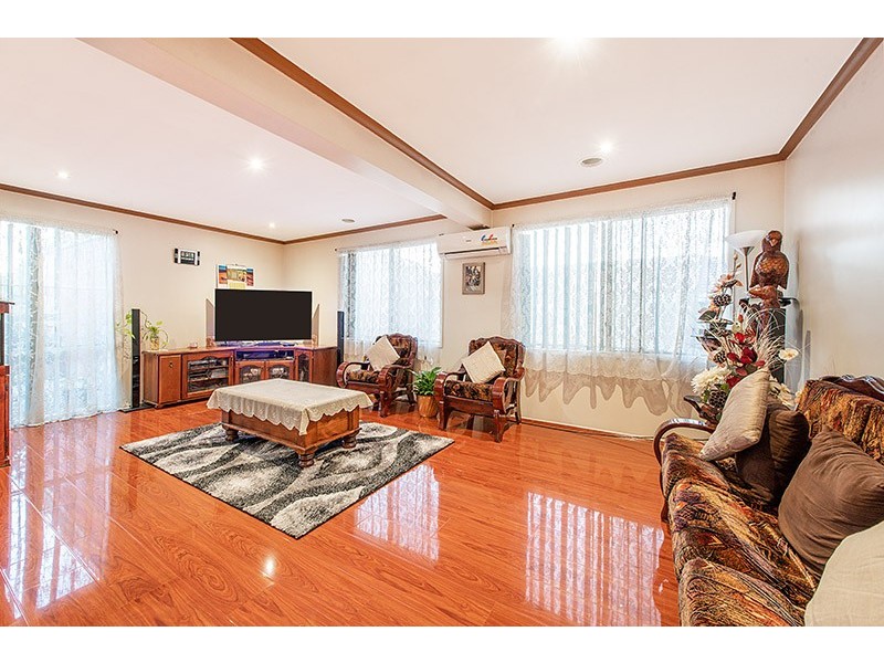 12 Manatoka Crescent, Hampton Park VIC 3976