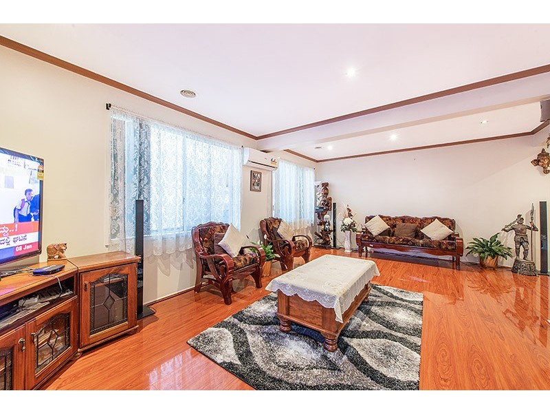 12 Manatoka Crescent, Hampton Park VIC 3976