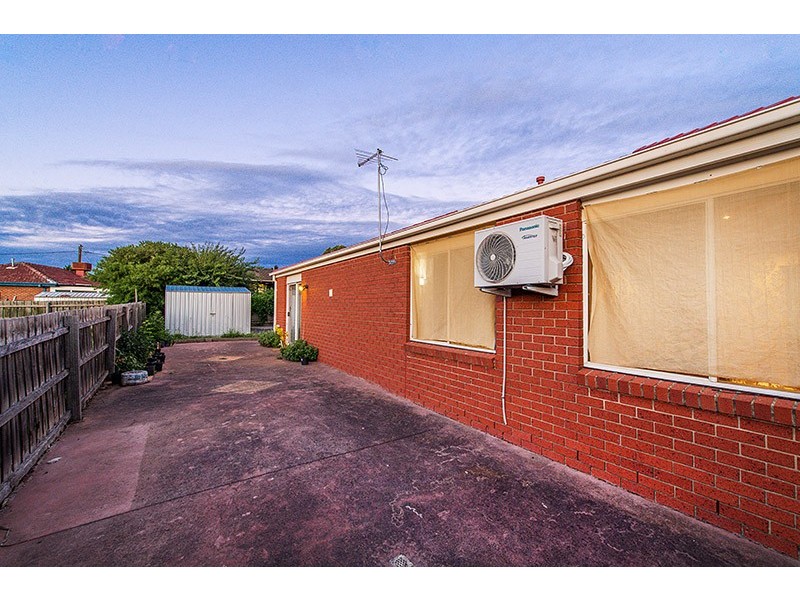 12 Manatoka Crescent, Hampton Park VIC 3976