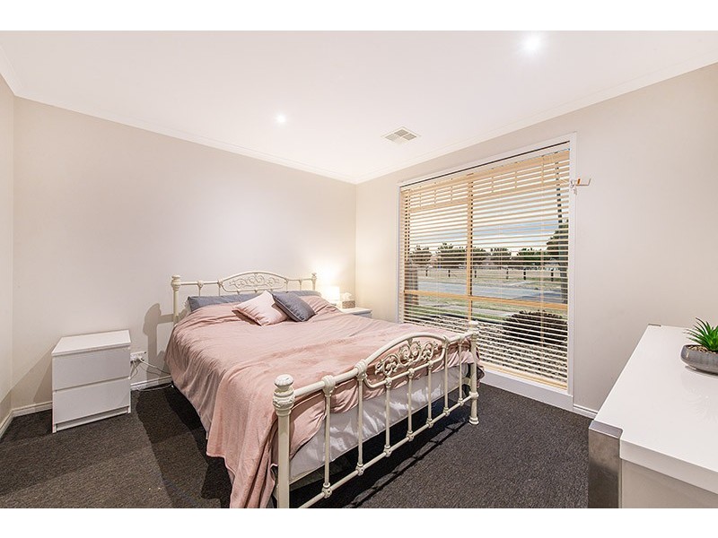 38 Fairhaven Boulevard, Cranbourne West VIC 3977