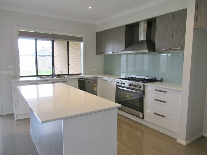 7 Dana Street, Officer VIC 3809