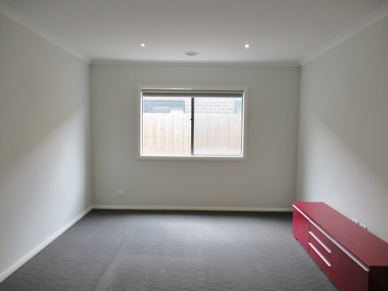 7 Dana Street, Officer VIC 3809