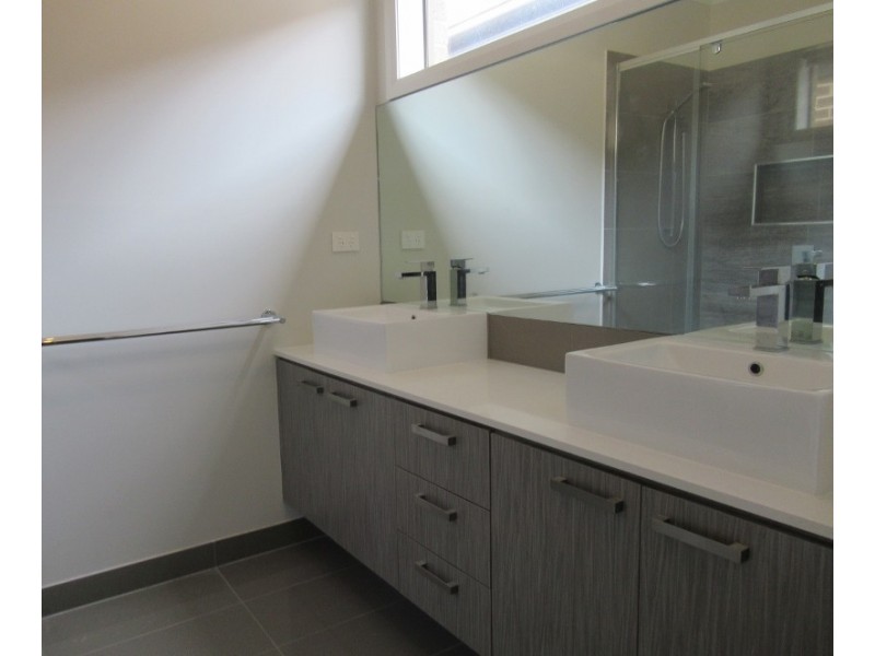 7 Dana Street, Officer VIC 3809