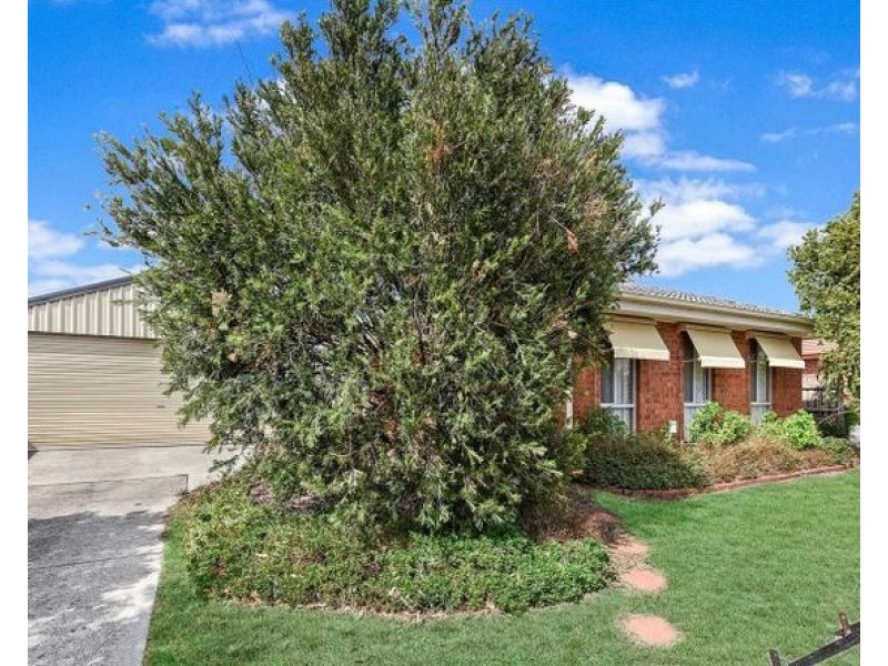 61 Willora Crescent, Cranbourne West VIC 3977