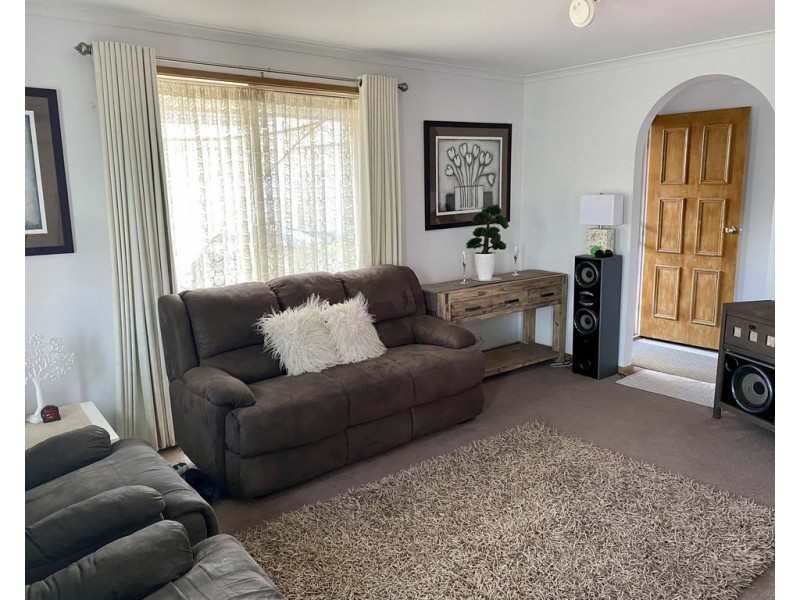61 Willora Crescent, Cranbourne West VIC 3977