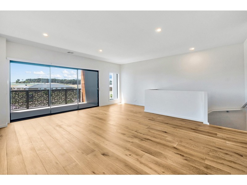 44 Spirit Boulevard, Cranbourne East VIC 3977