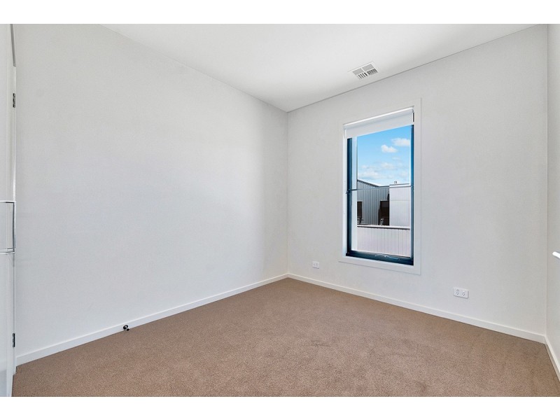 44 Spirit Boulevard, Cranbourne East VIC 3977