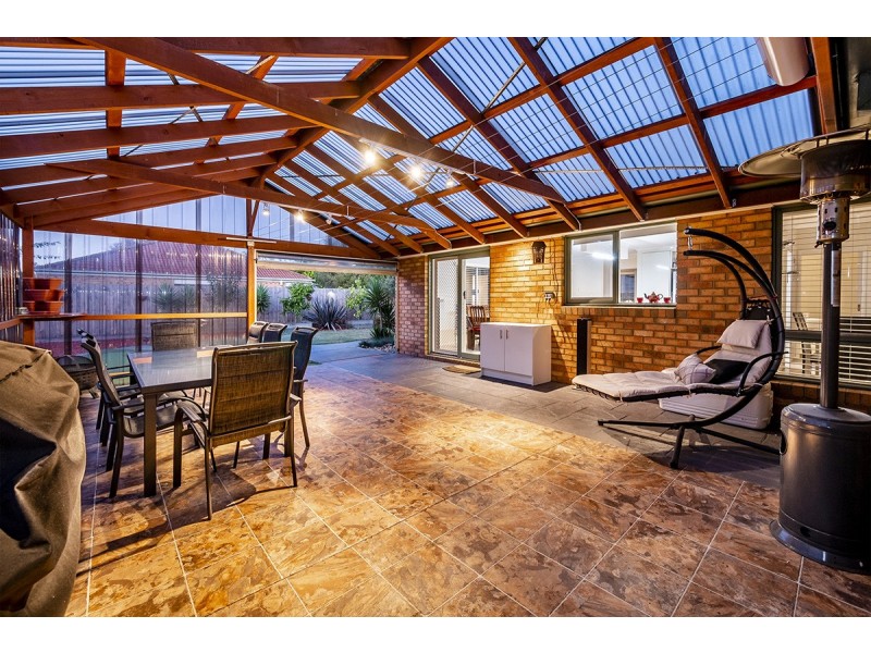 6 Bolwarra Court, Cranbourne West VIC 3977