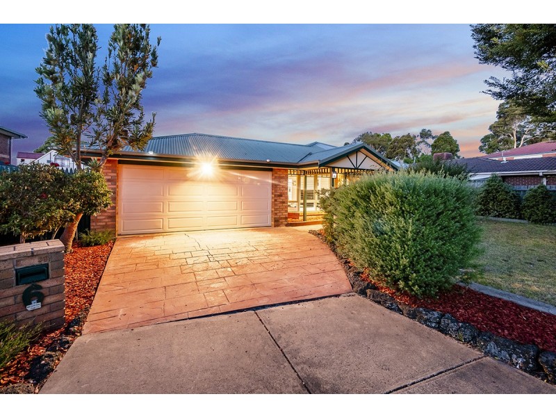 6 Bolwarra Court, Cranbourne West VIC 3977