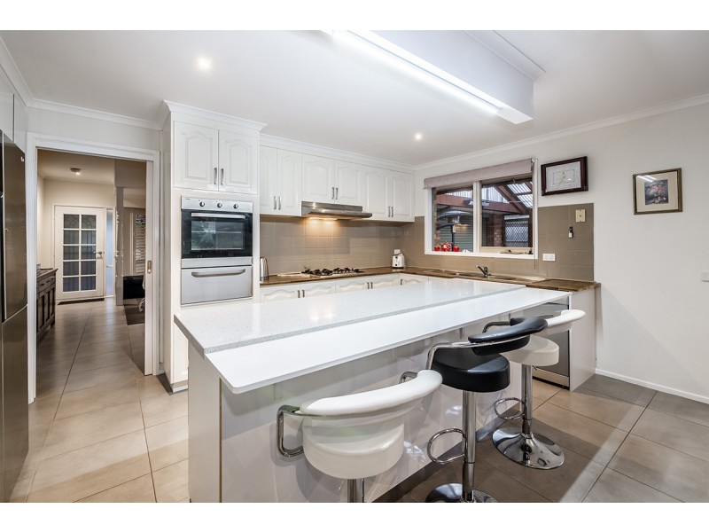 6 Bolwarra Court, Cranbourne West VIC 3977