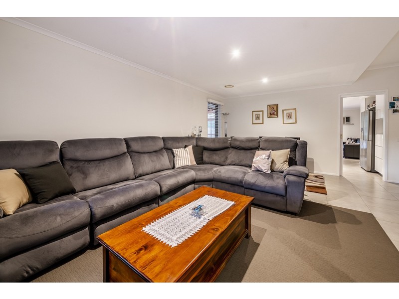 6 Bolwarra Court, Cranbourne West VIC 3977