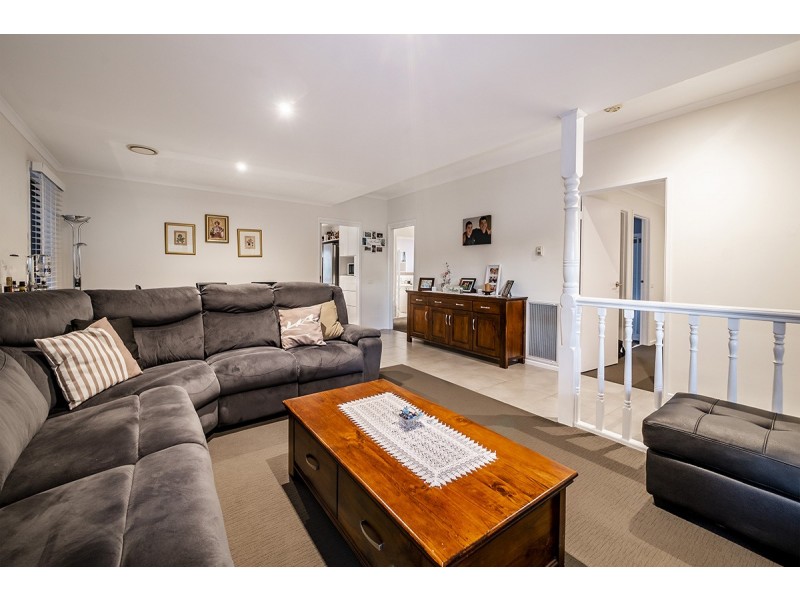 6 Bolwarra Court, Cranbourne West VIC 3977