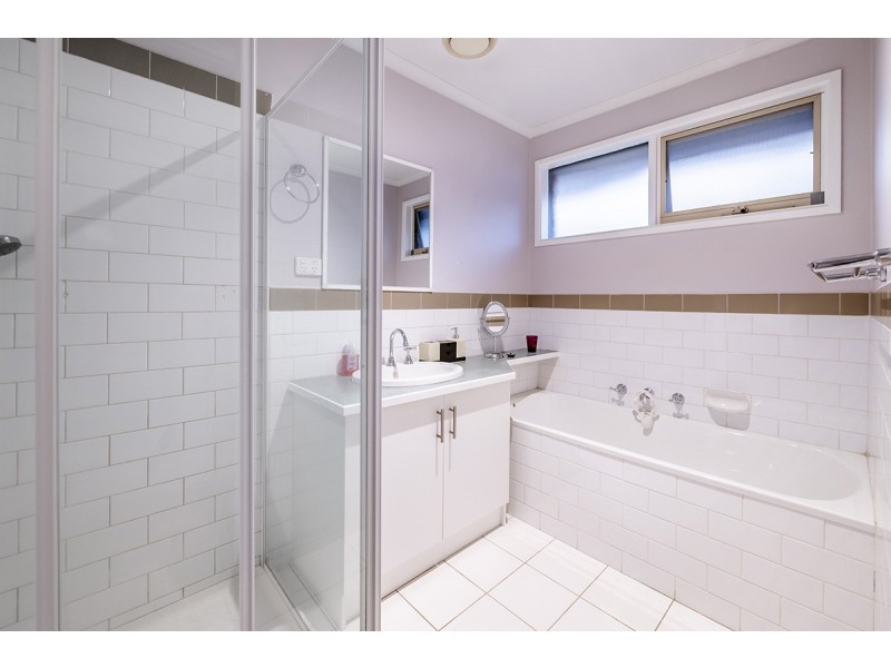 6 Bolwarra Court, Cranbourne West VIC 3977