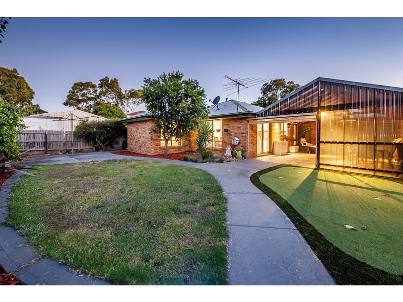 6 Bolwarra Court, Cranbourne West VIC 3977