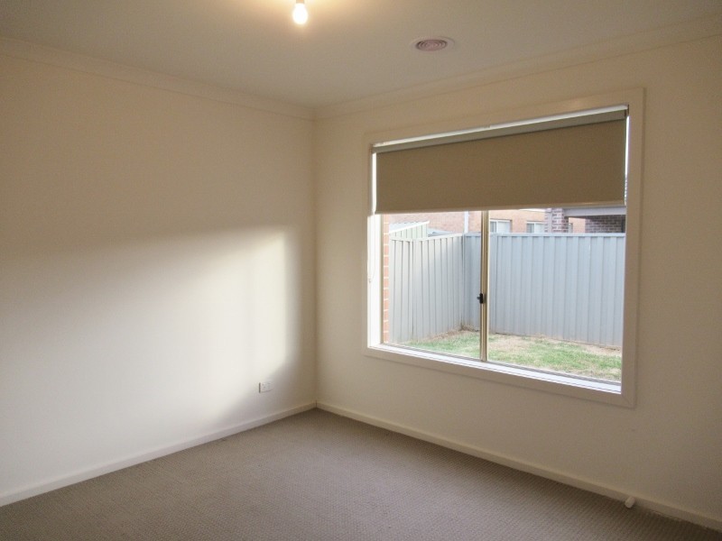 17 Beagle Street, Cranbourne East VIC 3977