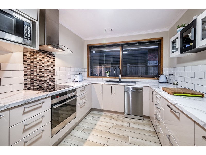 30 Marylyn Place, Cranbourne VIC 3977