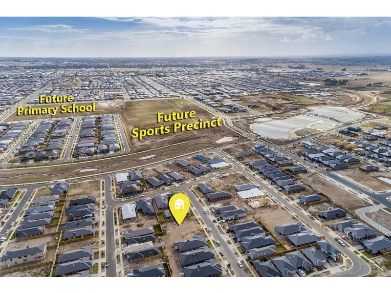 6 Walhallow Drive, Clyde North VIC 3978