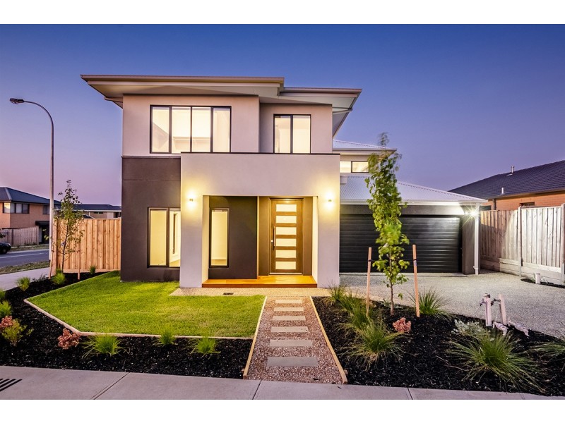 7 Carberry Drive, Clyde North VIC 3978