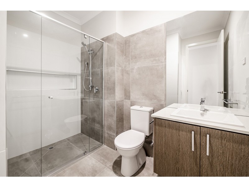 7 Carberry Drive, Clyde North VIC 3978