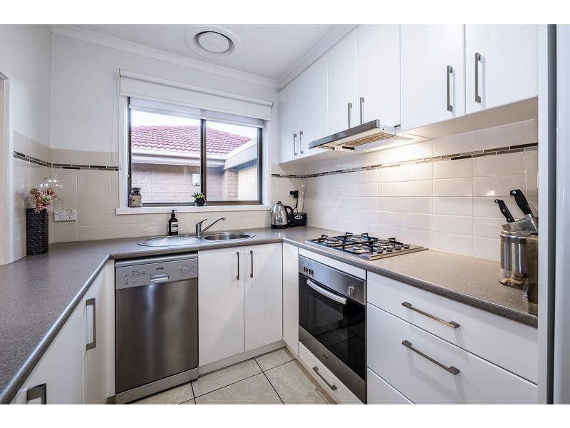 2/121 Clarendon Street, Cranbourne VIC 3977