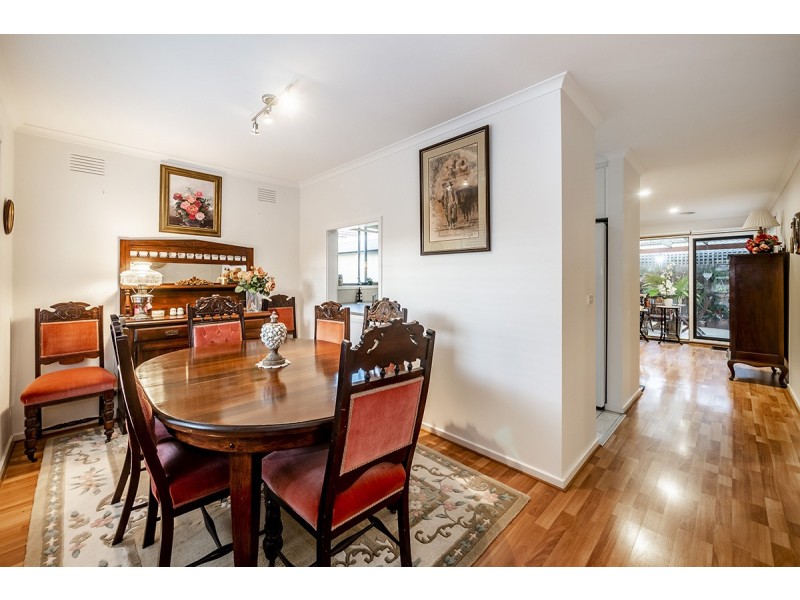 2/121 Clarendon Street, Cranbourne VIC 3977