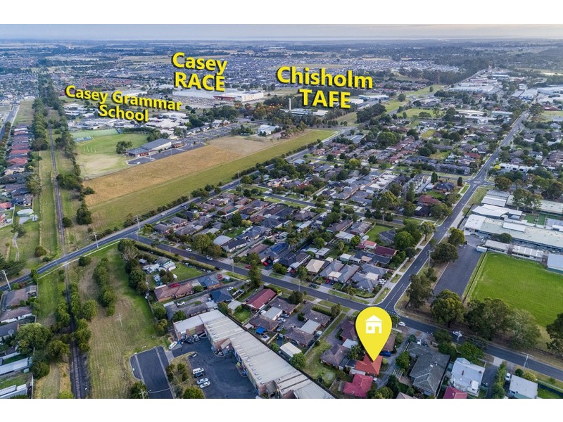2/121 Clarendon Street, Cranbourne VIC 3977