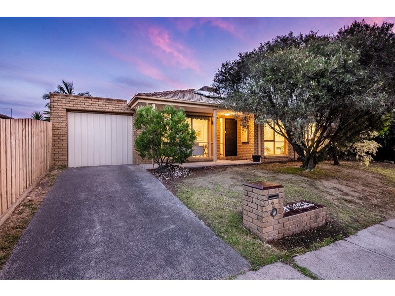 2 Rachel Drive, Cranbourne North VIC 3977