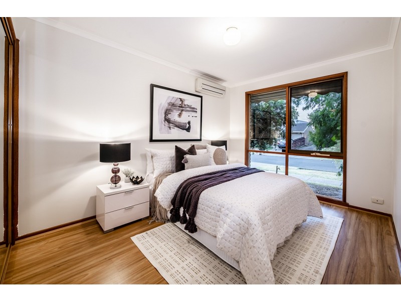 2 Rachel Drive, Cranbourne North VIC 3977